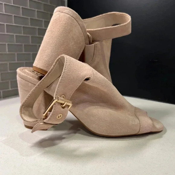 NEW sling-back open-toed Cream Faux Suede 3” block heel size 10 Lucca Lane shoes - Picture 4 of 9